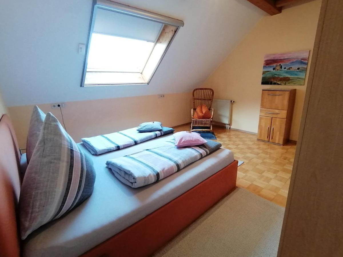 Apartment Haus-haller