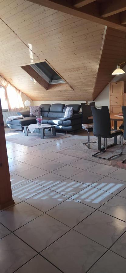 Haus-haller *